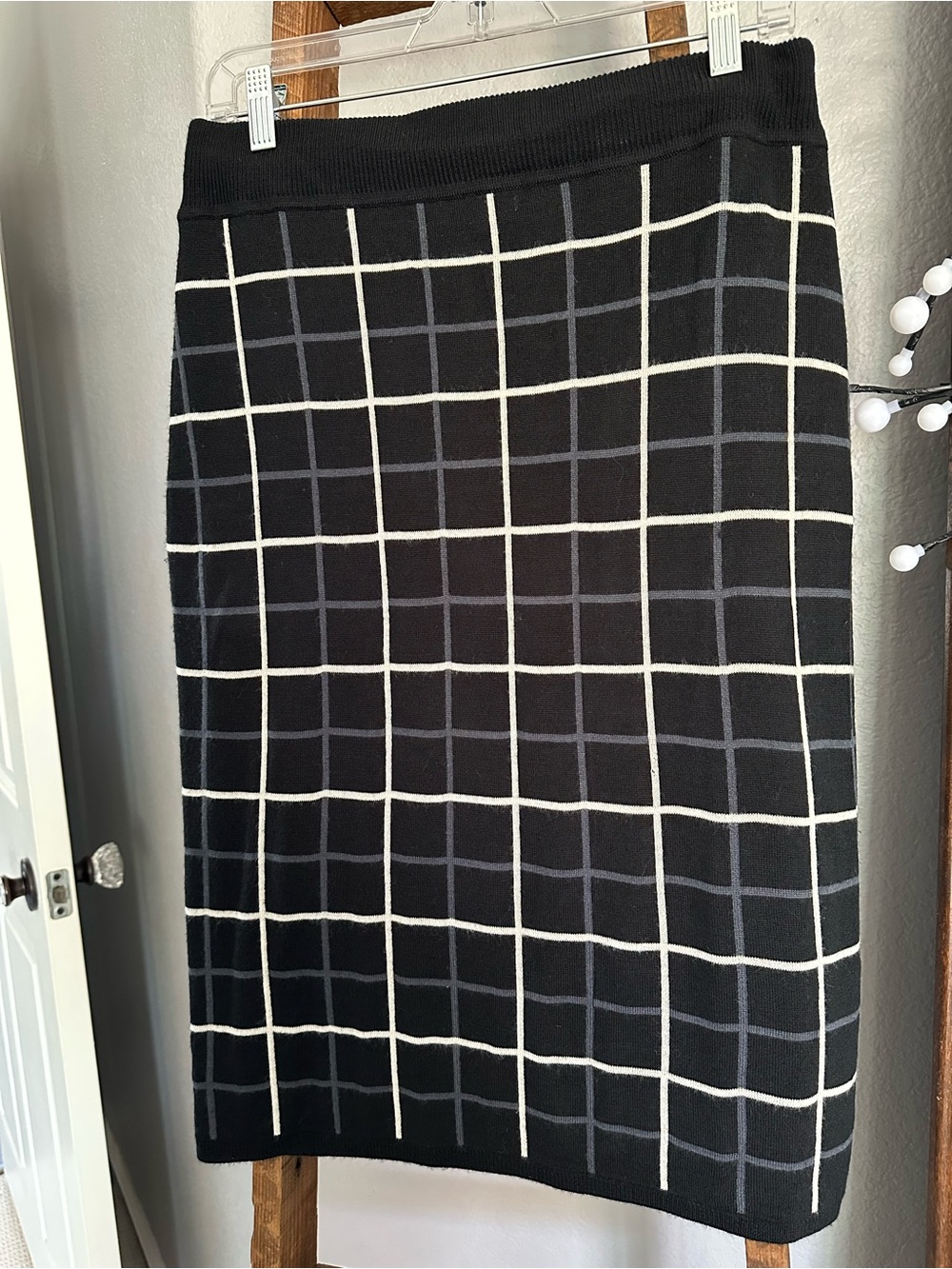 Halogen (Nordstrom) Black knit skirt size medium